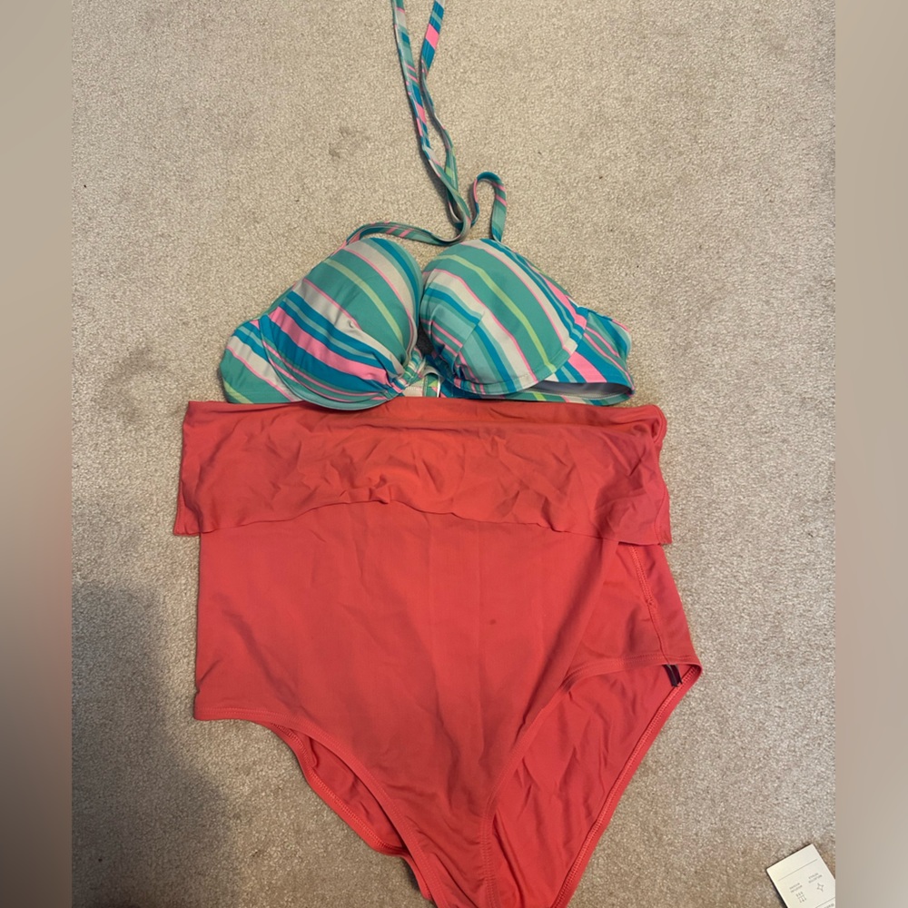 Aerie bathing suit. Bottom size large. Top size 36c